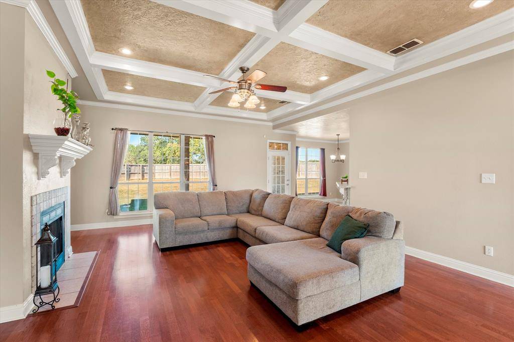 2200 McKeller Rd., Mount Pleasant, TX 75455