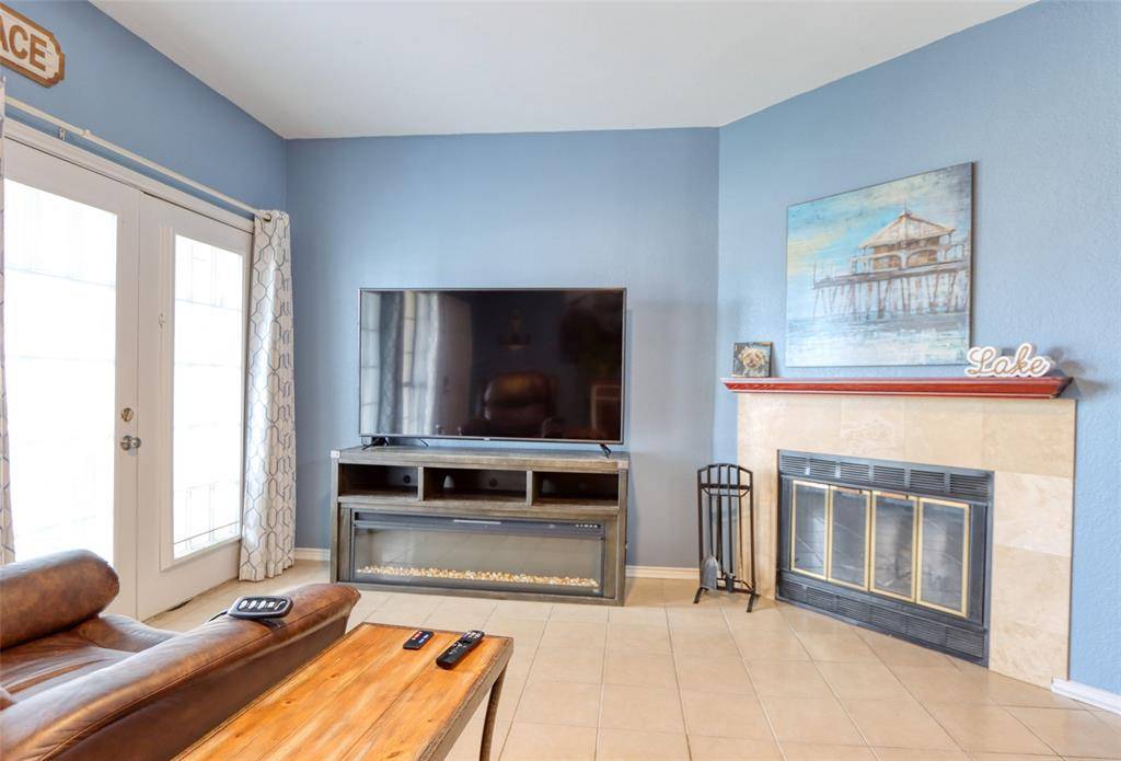 1933 Island Circle #B113, Tool, TX 75143