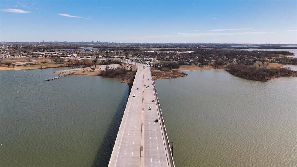 1008 Clearwater Drive, Lakewood Village, TX 75068