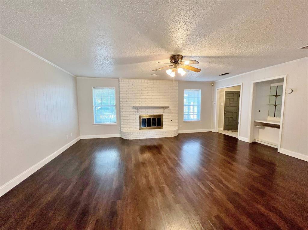 1915 Wendy Street, Irving, TX 75060