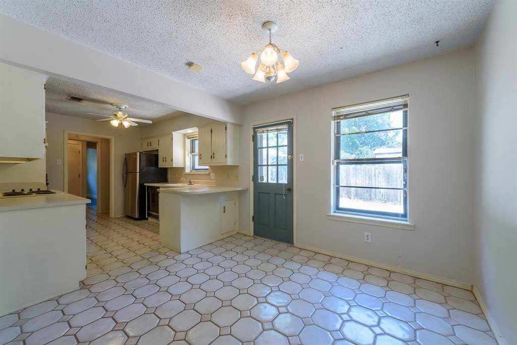 1915 Wendy Street, Irving, TX 75060