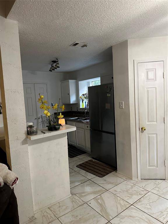 552 Timber Way Drive, Lewisville, TX 75067