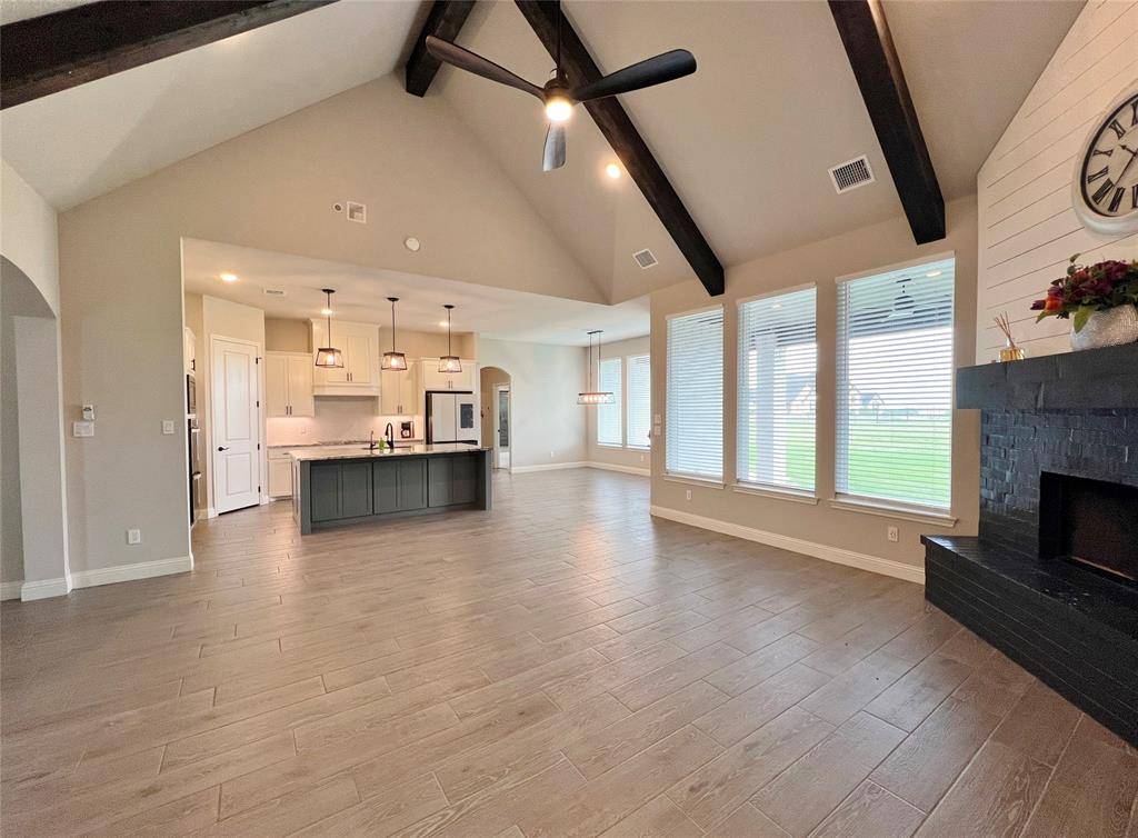 252 Harvard Lane, Springtown, TX 76082