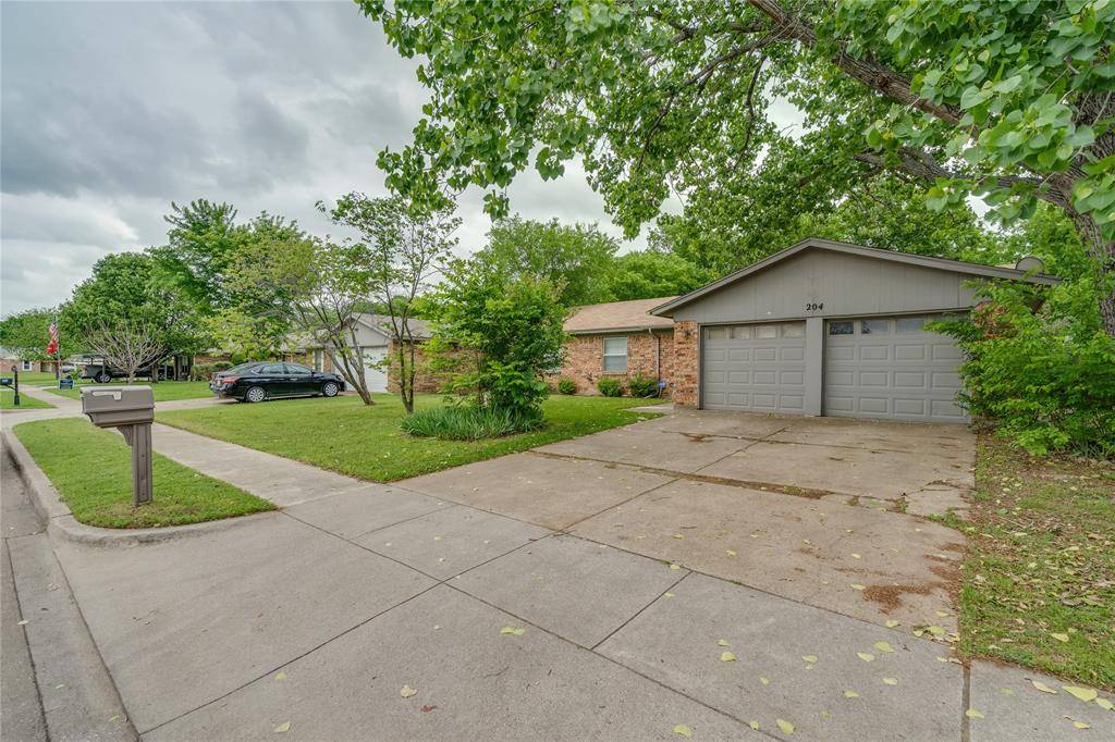 204 Blue Ridge Trail, Saginaw, TX 76179