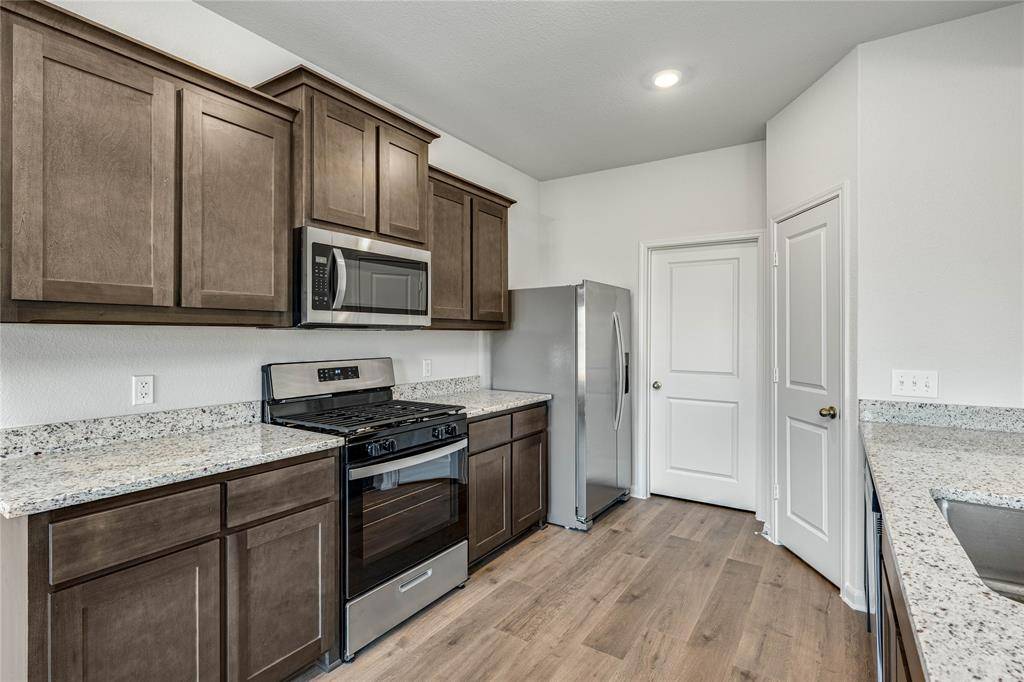 11117 Santana Drive, Fort Worth, TX 76108