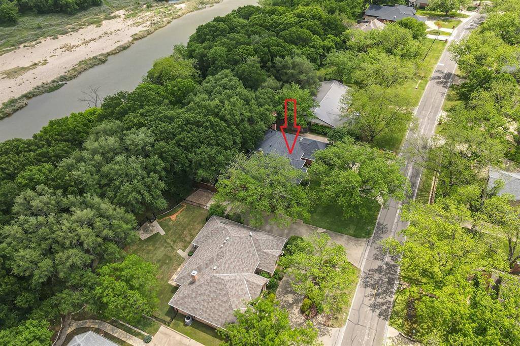 8808 Ravenswood Road, Granbury, TX 76049