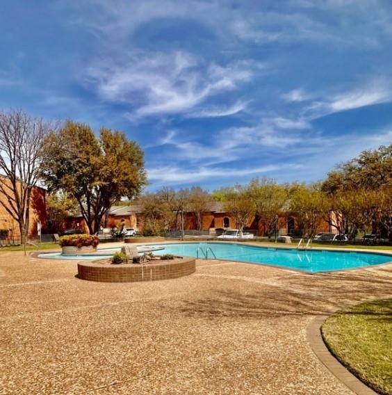 556 E Avenue J #B, Grand Prairie, TX 75050