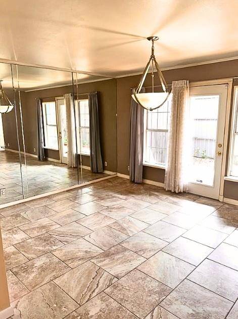 556 E Avenue J #B, Grand Prairie, TX 75050