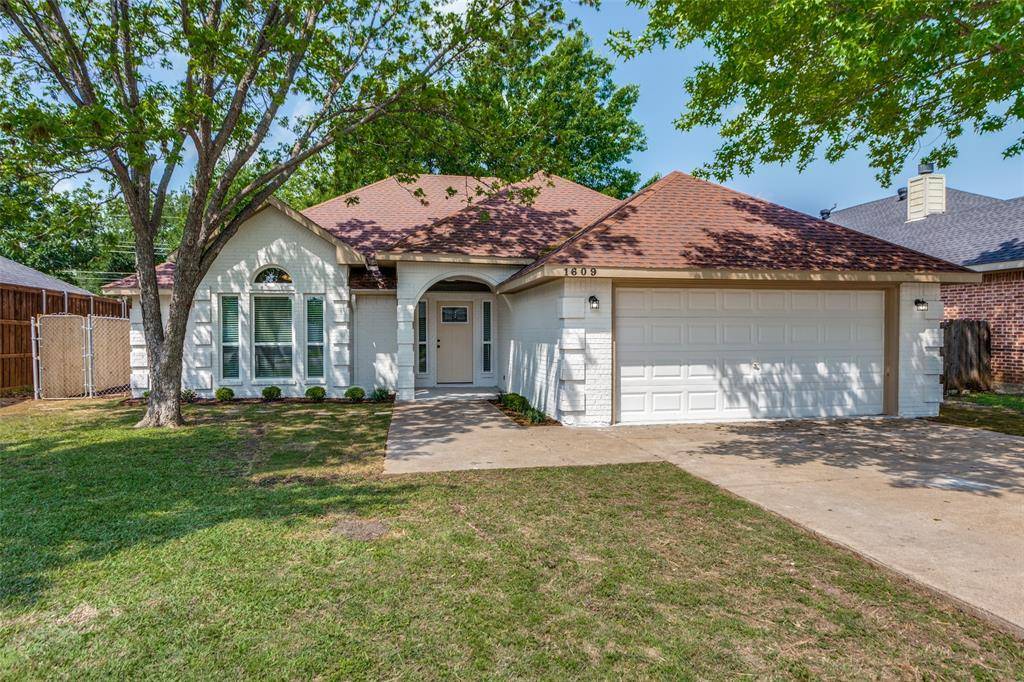 1609 Avenue B, Grand Prairie, TX 75051