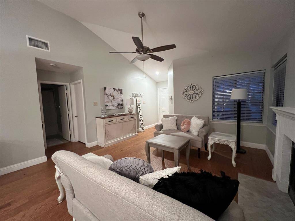 5819 Timbercrest Drive, Arlington, TX 76017