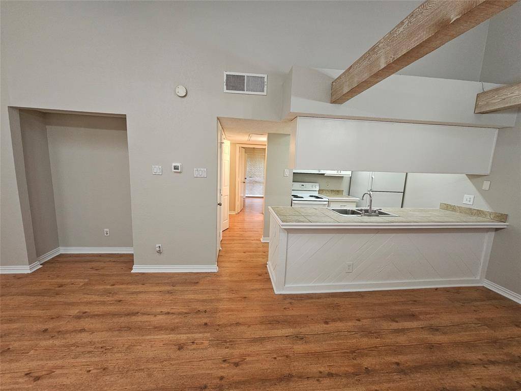 7522 Holly Hill Drive #44F, Dallas, TX 75231