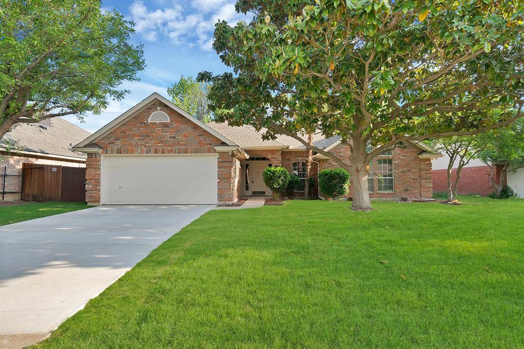 1213 Concho Drive, Benbrook, TX 76126