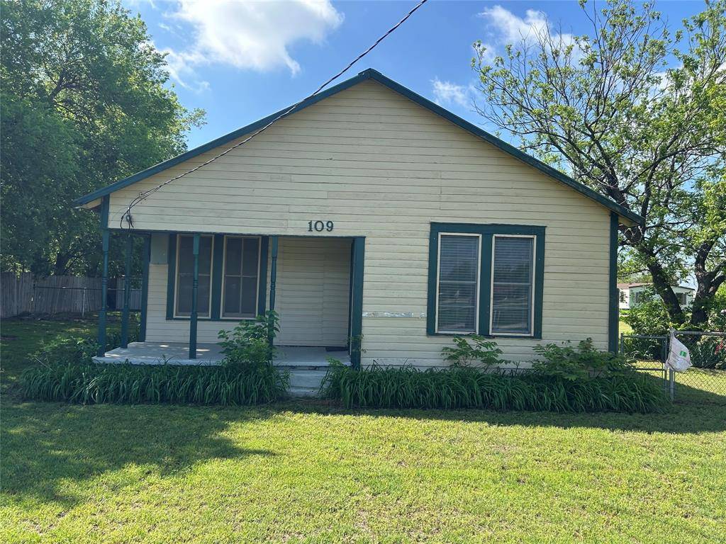109 Harrison Avenue, Newcastle, TX 76372