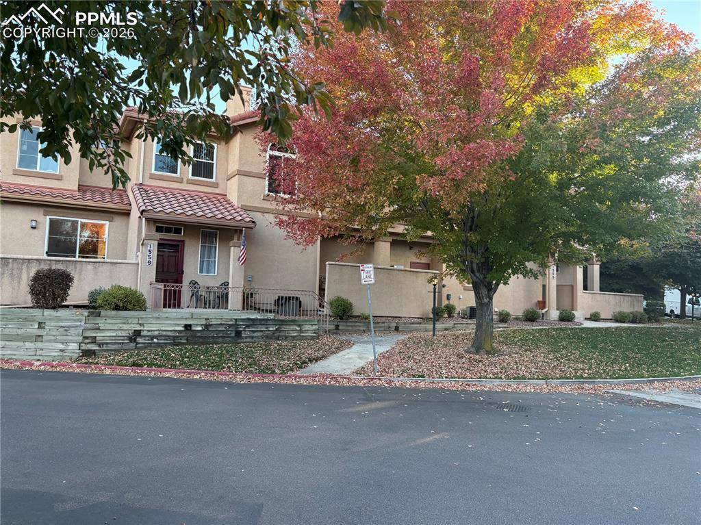 1559 Courtyard HTS, Colorado Springs, CO 80906
