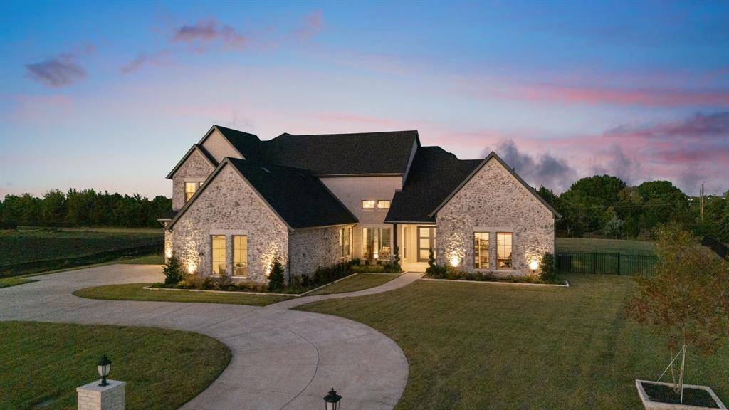 324 Chapel View Court, Heath, TX 75032