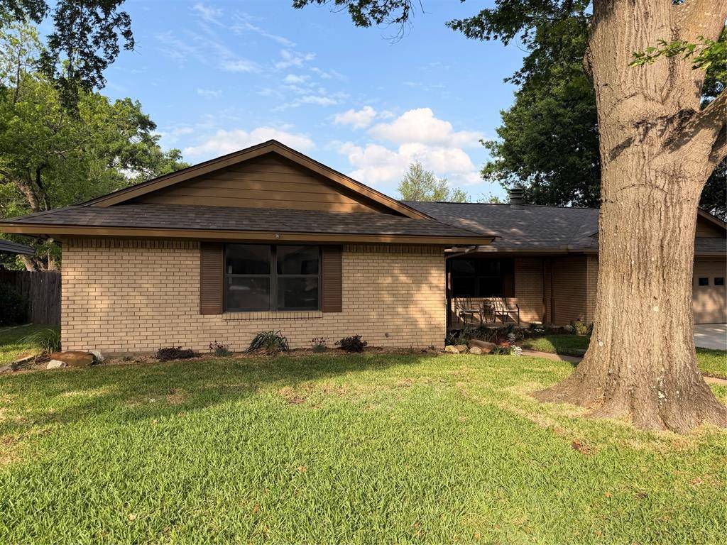 1202 RED OAK, Ennis, TX 75119