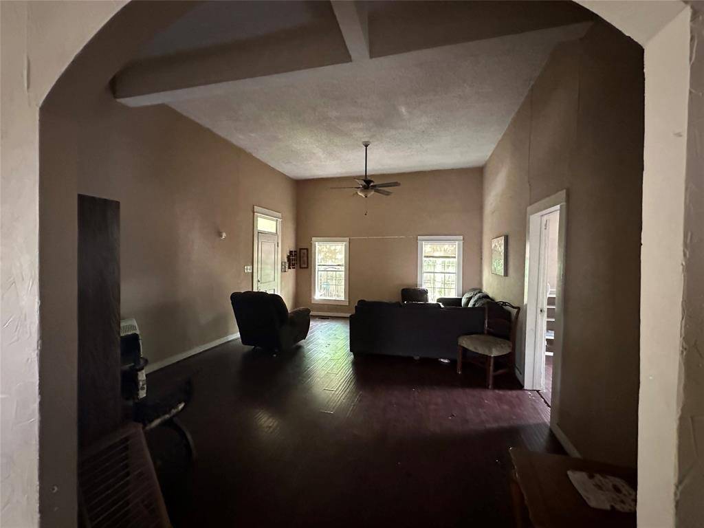 1405 Caddo Street, Commerce, TX 75428