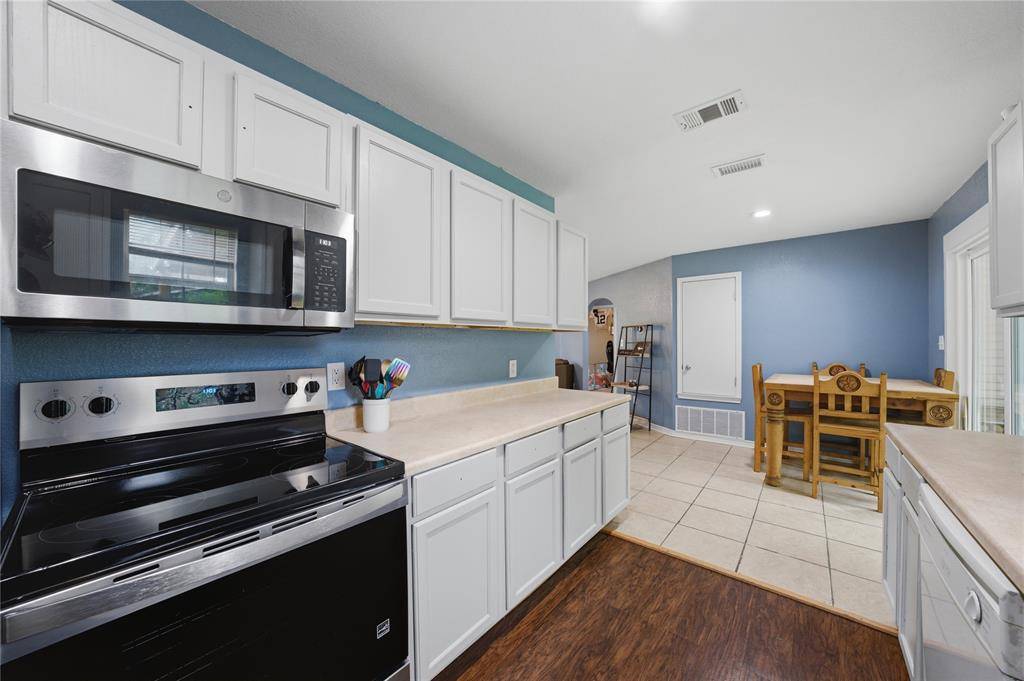 732 Ridgewood Drive, Tool, TX 75143