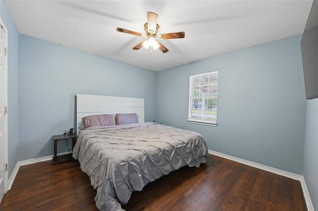 732 Ridgewood Drive, Tool, TX 75143