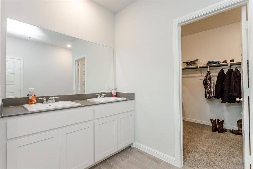 960 Traction Trail, Cleburne, TX 76031