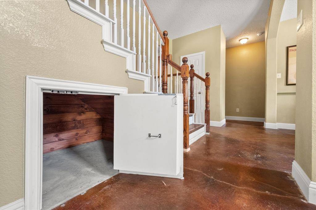 1305 Liverpool Lane, Mansfield, TX 76063