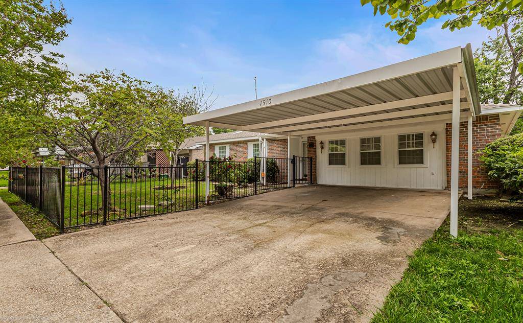 1510 Greywood Drive, Mesquite, TX 75149