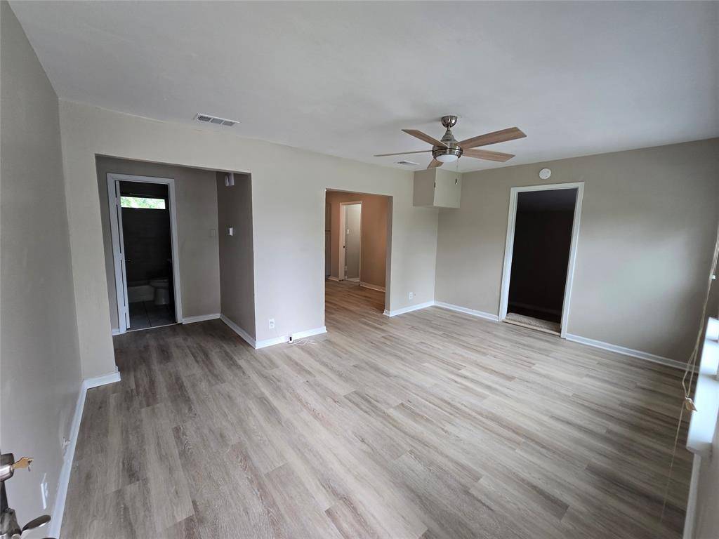 515 Elkhart Avenue, Dallas, TX 75217