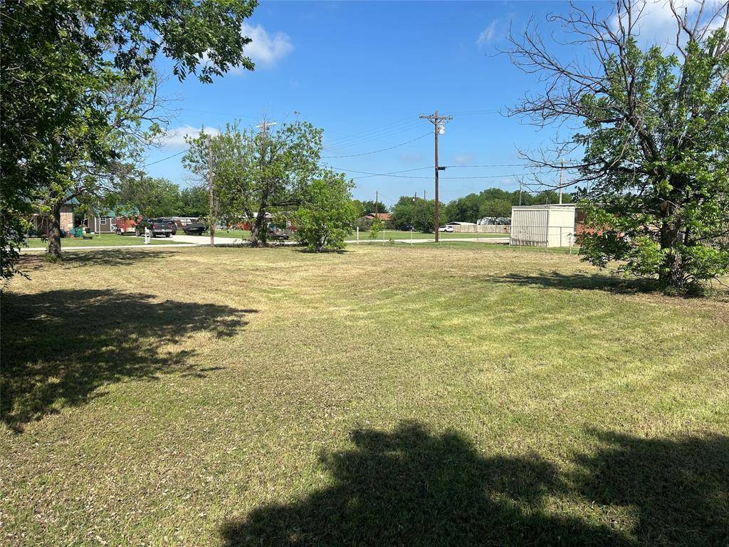 210 Monroe Avenue, Newcastle, TX 76372