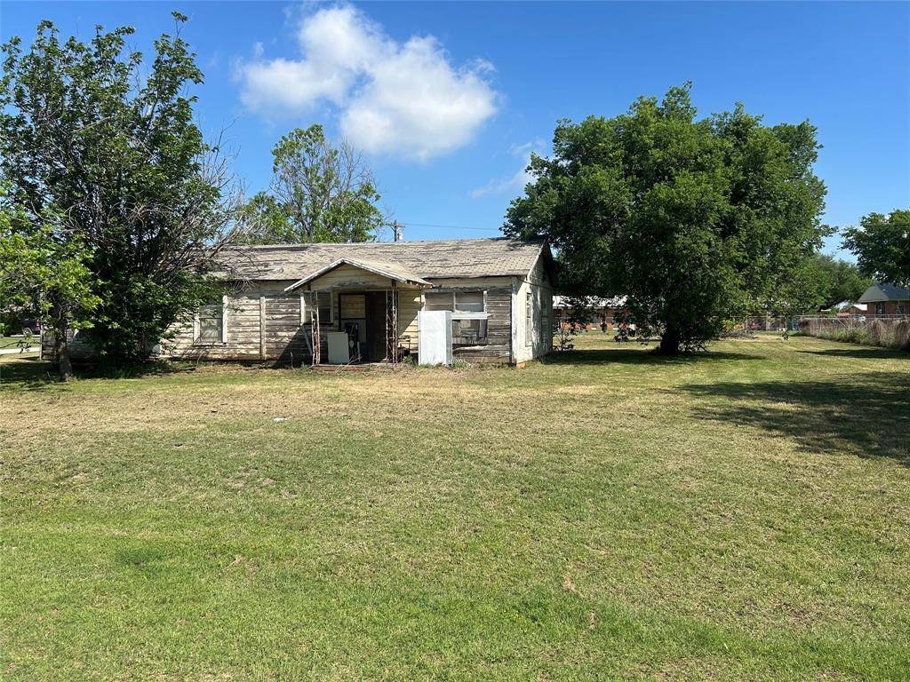 210 Monroe Avenue, Newcastle, TX 76372