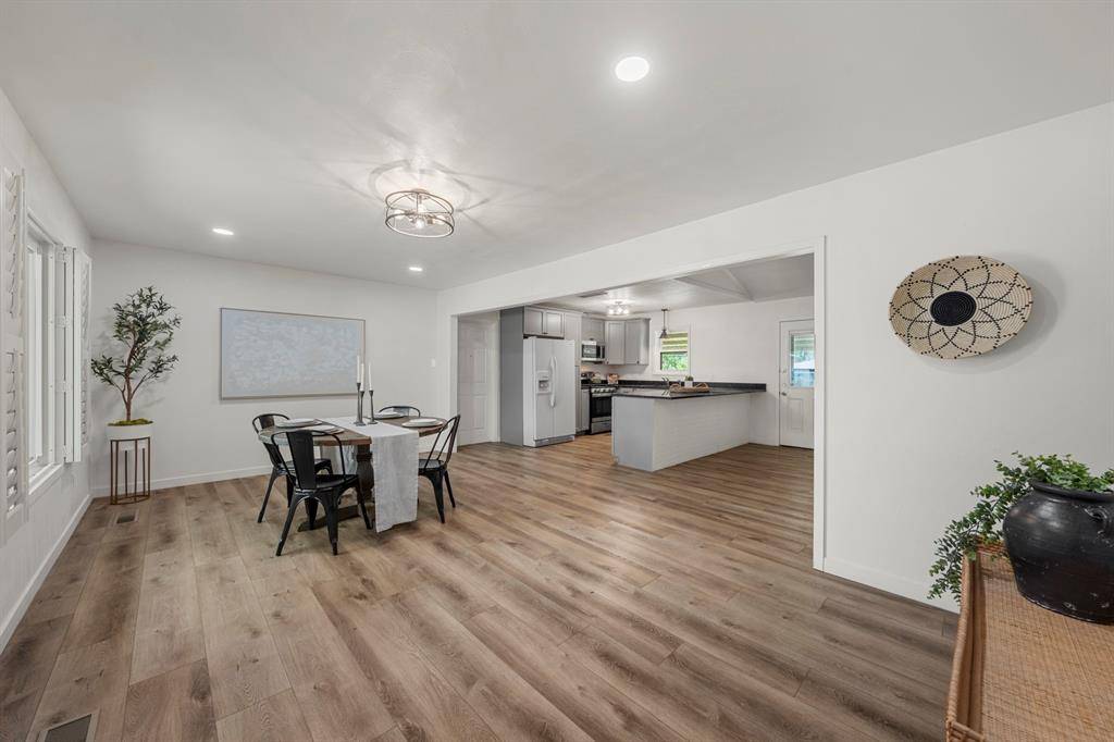 706 W Denison Drive, Robinson, TX 76706