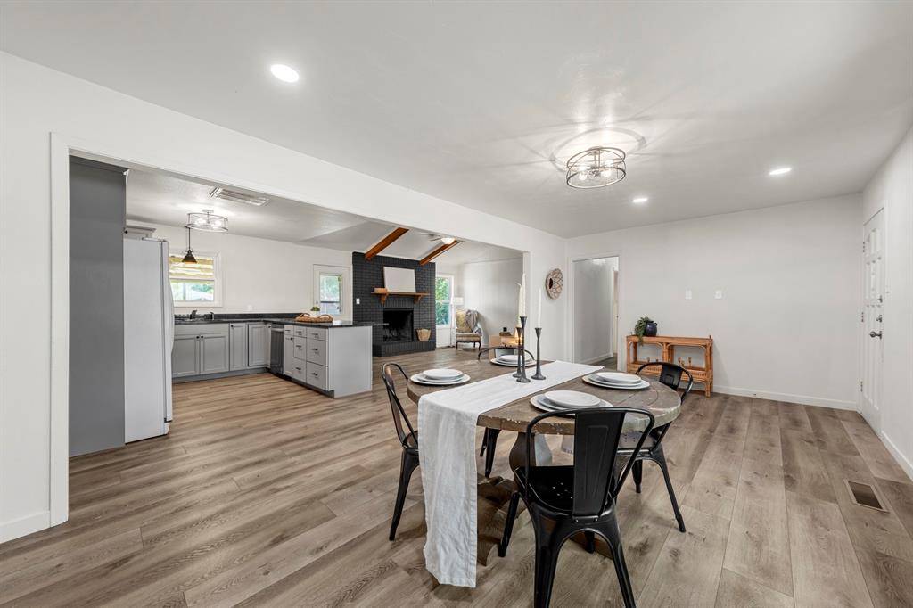 706 W Denison Drive, Robinson, TX 76706