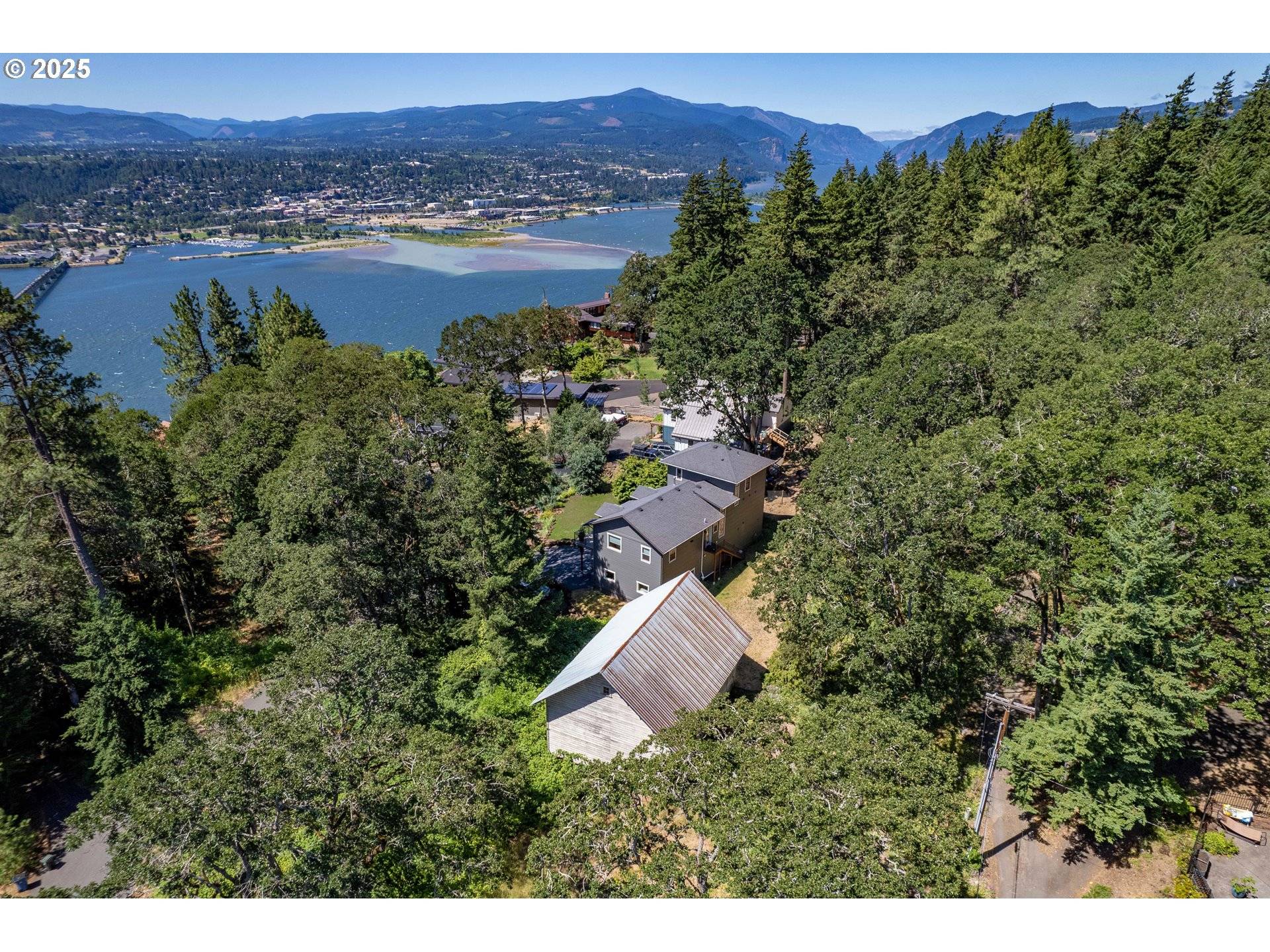 102 SW GARFIELD AVE, White Salmon, WA 98672