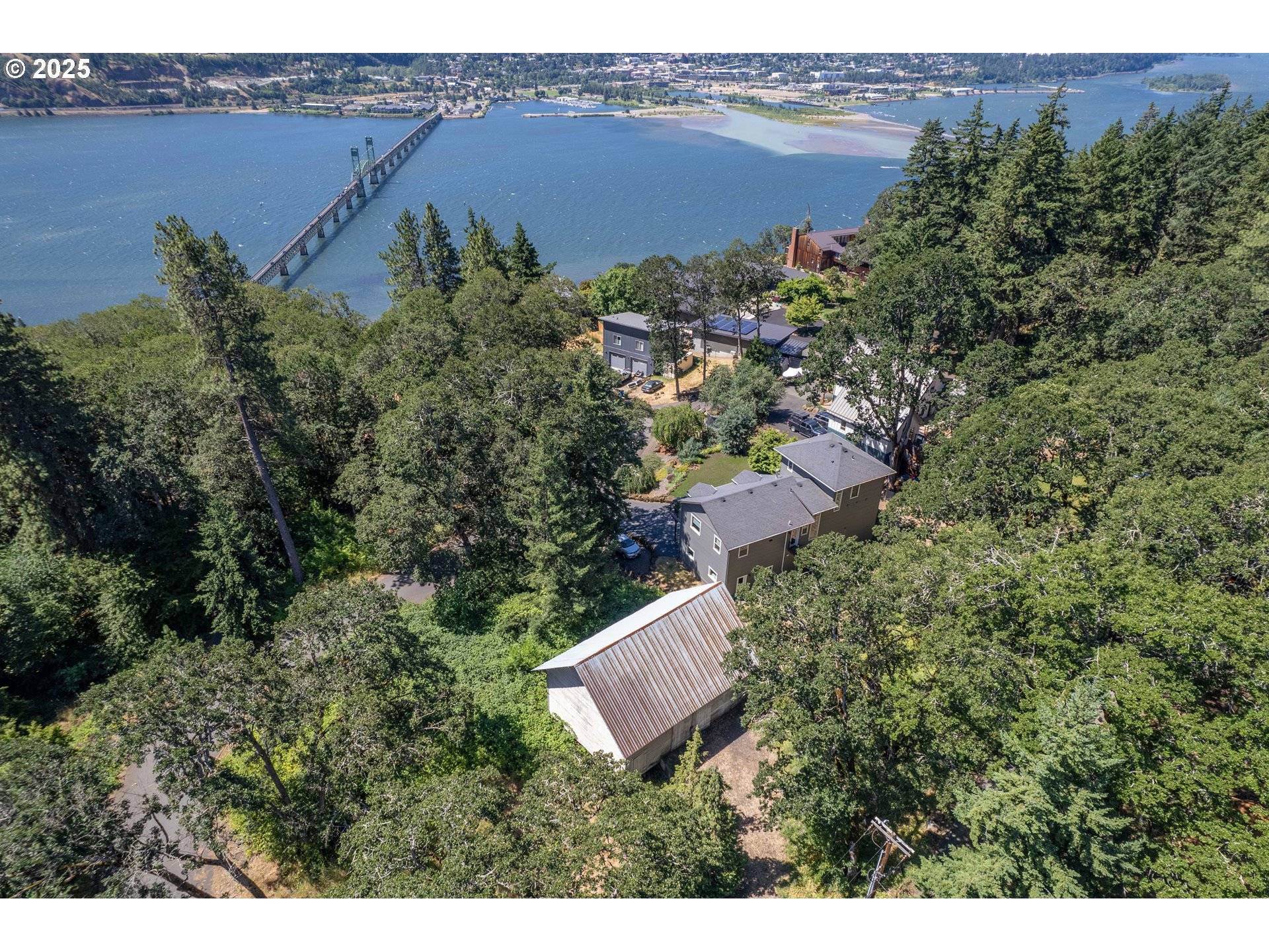 102 SW GARFIELD AVE, White Salmon, WA 98672