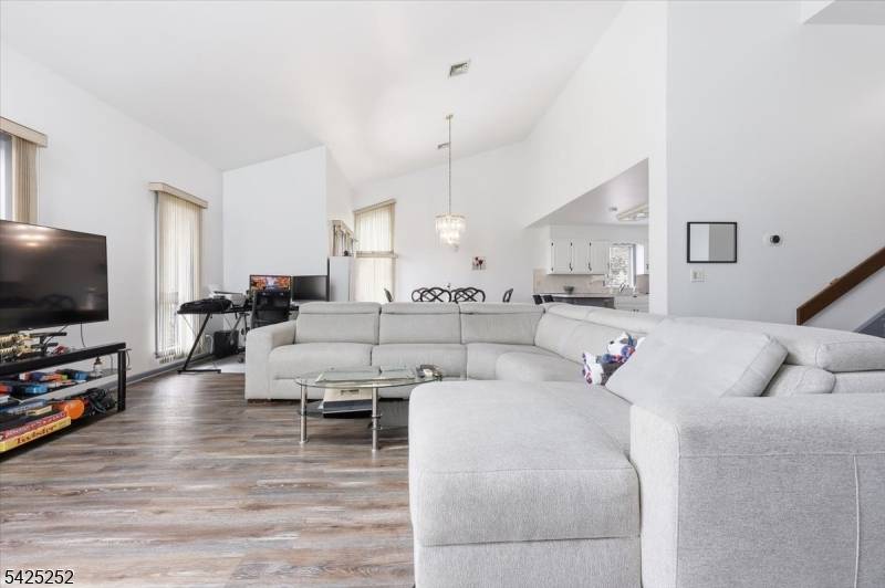 52 Adams Terrace, Clifton City, NJ 07013