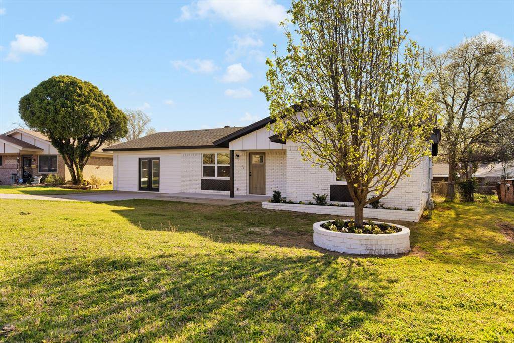 6509 Tina Court, Forest Hill, TX 76140