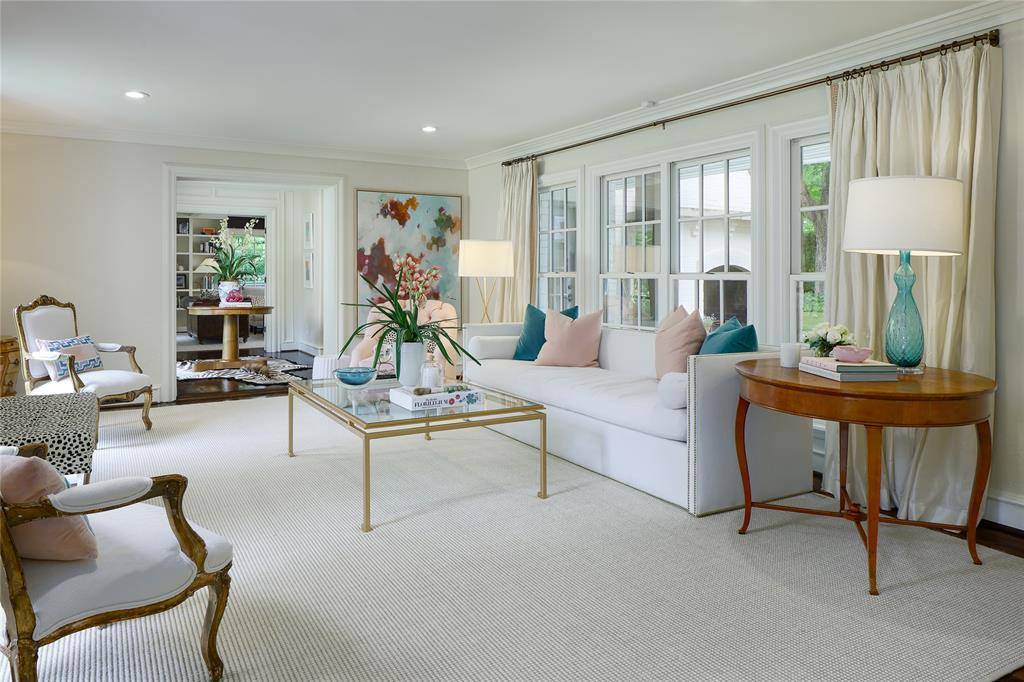 5460 Surrey Circle, Dallas, TX 75209