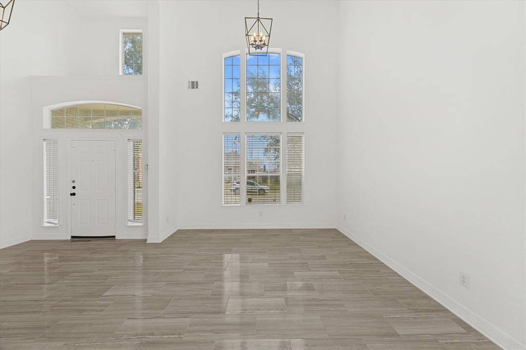 3945 Luke Lane, Carrollton, TX 75007