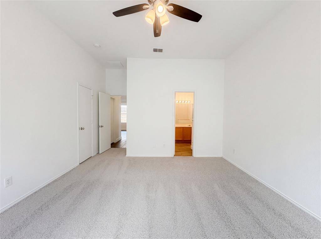 2563 Taos Drive, Grand Prairie, TX 75051