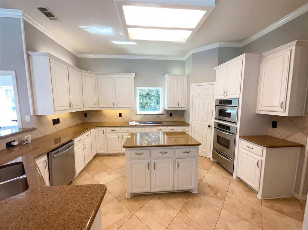 2400 Creekview Drive, Plano, TX 75093