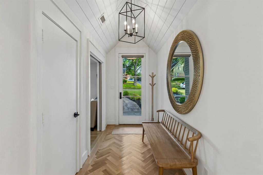 9715 Wisterwood Drive, Dallas, TX 75238