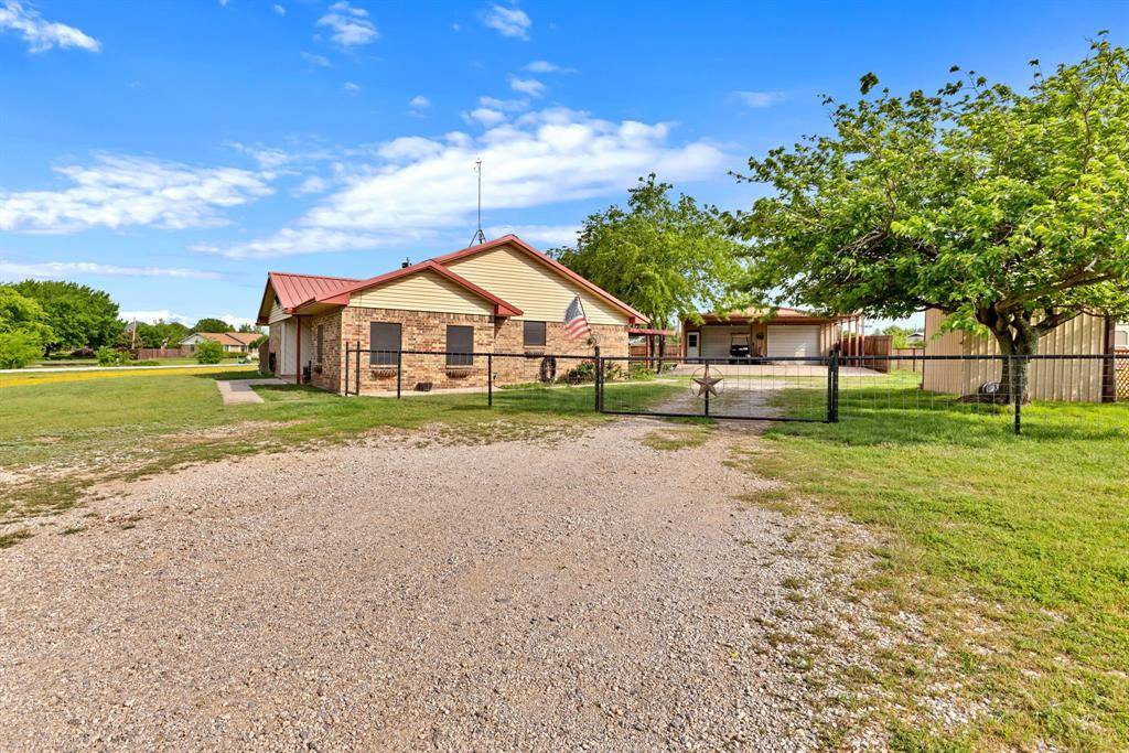 170 Clover Lane, Decatur, TX 76234