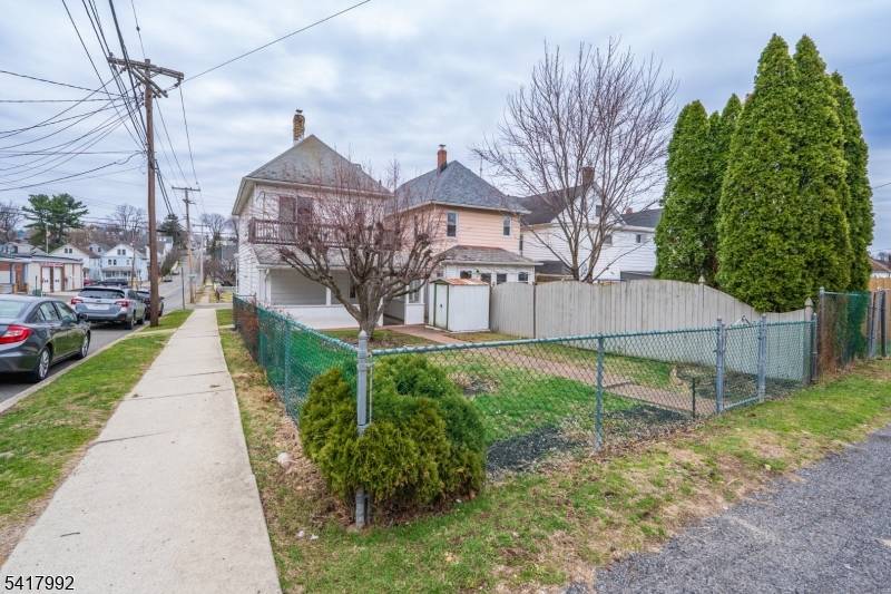 2 Wilson St, Phillipsburg Town, NJ 08865