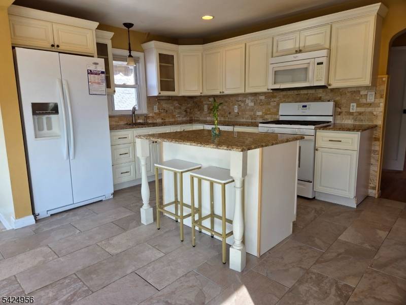 89 Norwood Ave, Lodi Boro, NJ 07644