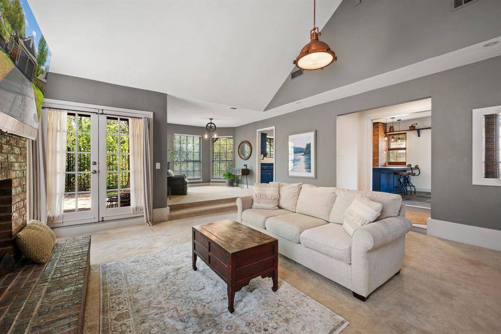 2516 Lake Bend Terrace, Carrollton, TX 75006