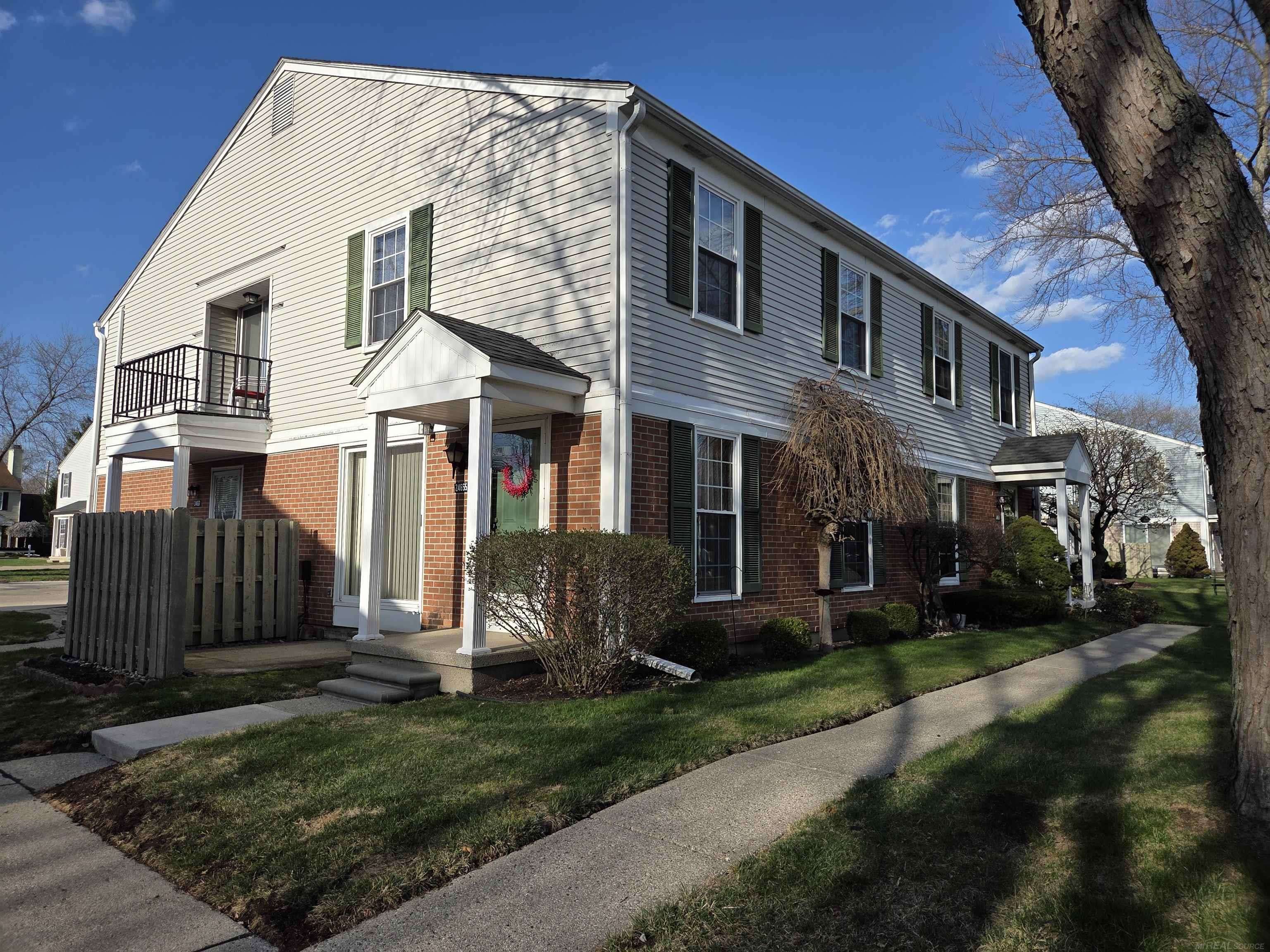 24655 Spring LN, Harrison Twp, MI 48045