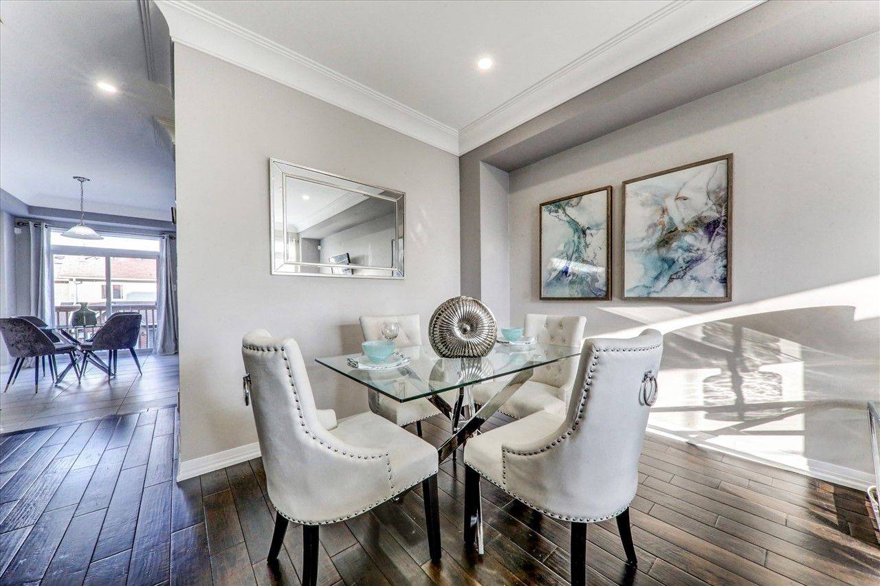 238 London LN, Ajax, ON L1T 0N5