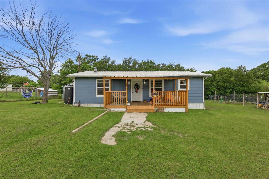 767 E Barry Street, Reno, TX 76020