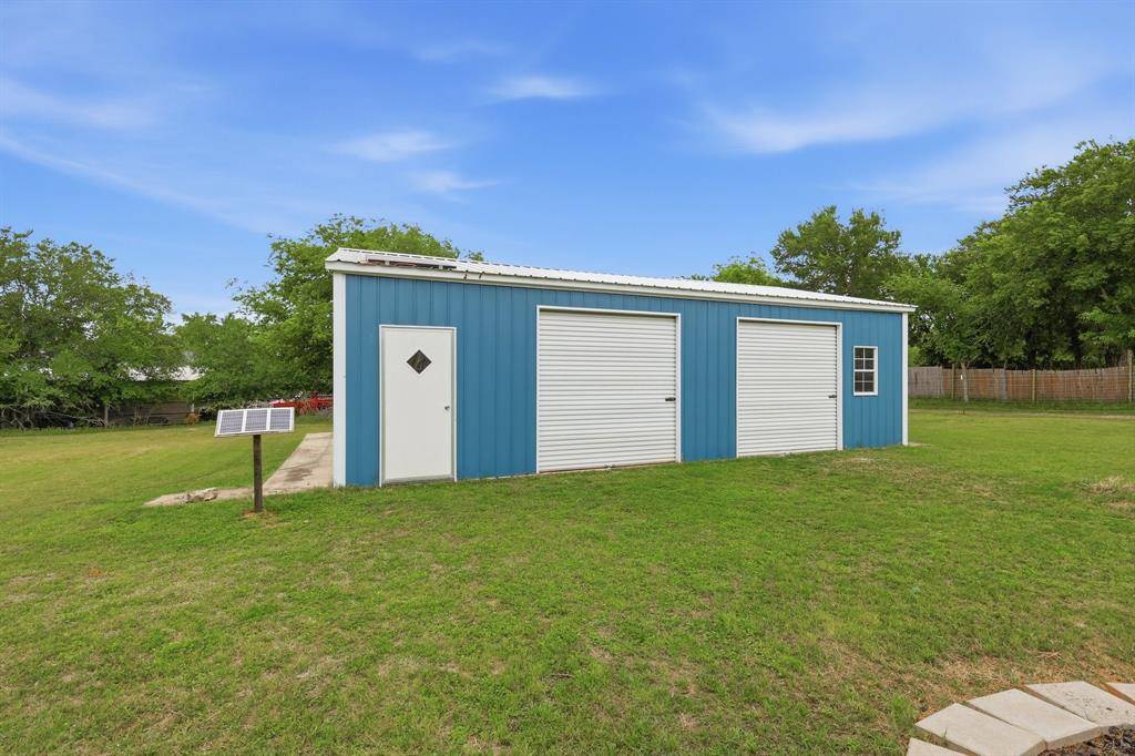 767 E Barry Street, Reno, TX 76020