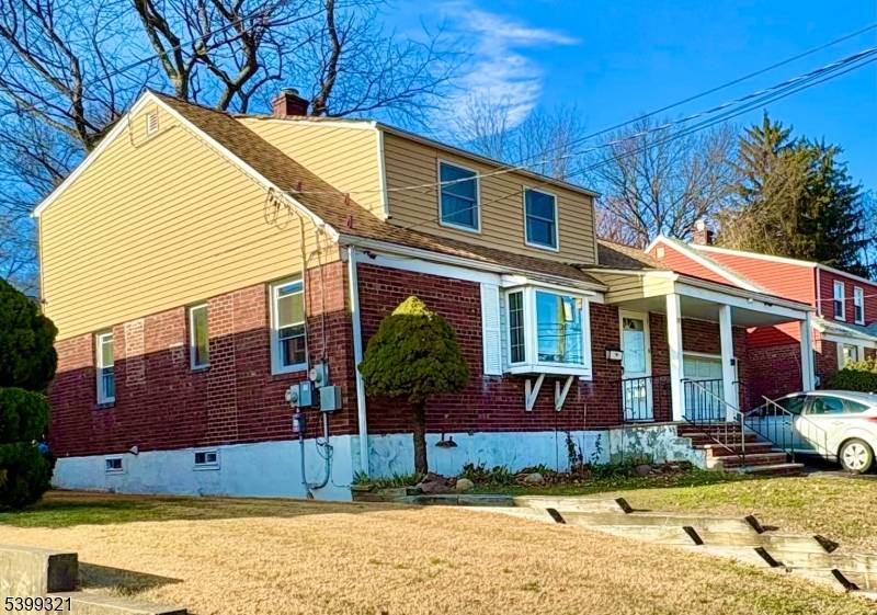 48 Sussex Rd, Bergenfield Boro, NJ 07621