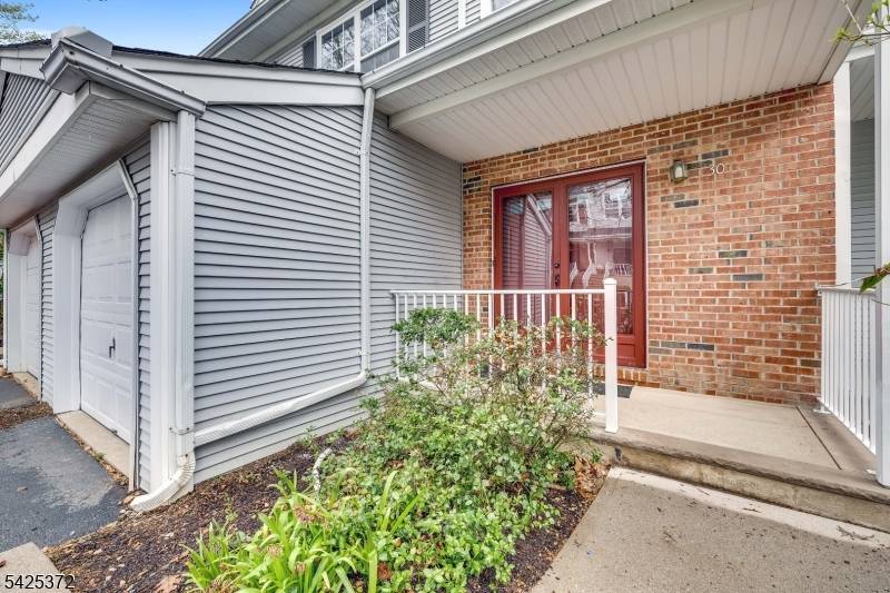 30 Birch Ter, Mount Arlington Boro, NJ 07856